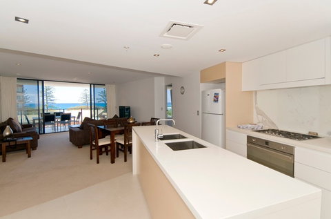 Ambience On Burleigh Beach - Palm Beach Accommodation 9