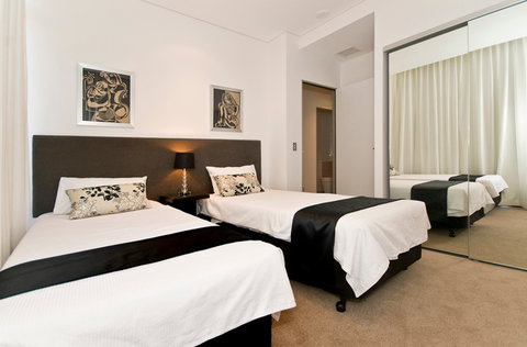 Ambience On Burleigh Beach - Palm Beach Accommodation 10