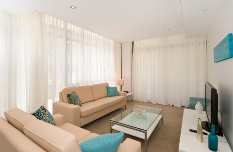 Ambience On Burleigh Beach - Palm Beach Accommodation 14