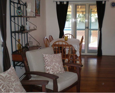 Dalby Homestyle Accommodation - Palm Beach Accommodation 1