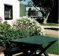 Dunalan Host Farm Cottage - Palm Beach Accommodation