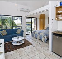 Julians Apartments - Palm Beach Accommodation