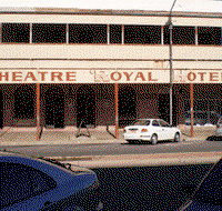 Theatre Royal Hotel - Palm Beach Accommodation