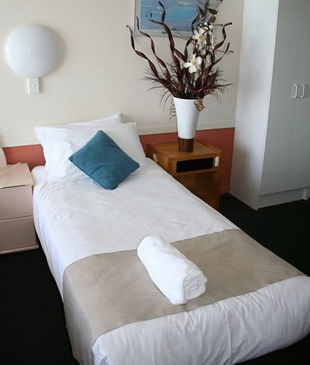 Bayview Tower - Palm Beach Accommodation 1