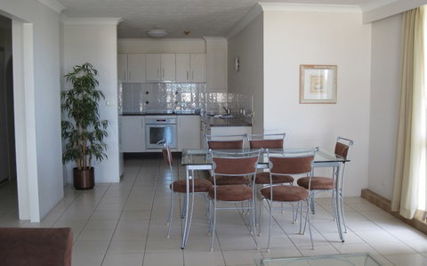 Beach Palms Holiday Apartments - Palm Beach Accommodation 4