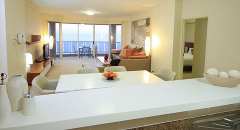 Xanadu Main Beach - Palm Beach Accommodation 3