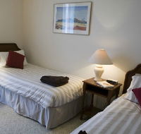 Hillsview Tourist Apartments - Palm Beach Accommodation