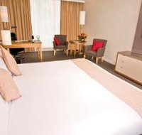 Radisson Hotel And Suites Sydney - Palm Beach Accommodation