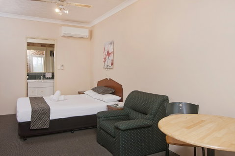 Airport Clayfield Motel - Palm Beach Accommodation 0