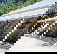 Mount Bryan Hotel - Palm Beach Accommodation