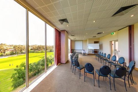 The Best Western Airport Motel & Convention Centre - Palm Beach Accommodation 0