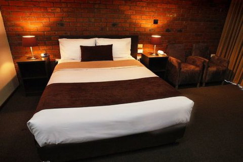 Ploughmans Motor Inn - Palm Beach Accommodation 1