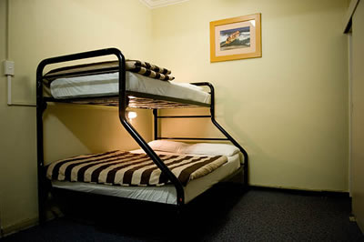 Westend Backpackers - Palm Beach Accommodation 2