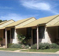 The Village Cabins - Palm Beach Accommodation