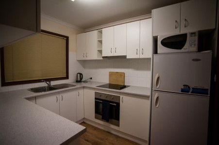 Millies Guesthouse & Serviced Apartments - Palm Beach Accommodation 1