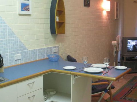 Windsurfer Beach Chalets - Palm Beach Accommodation 5