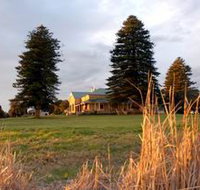 Campbell Park Cottage - Palm Beach Accommodation