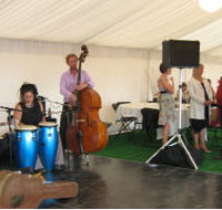 Lorne Bush House Cottages - Palm Beach Accommodation