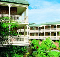 Medina Serviced Apartments Canberra - Palm Beach Accommodation