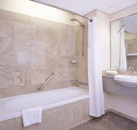 Holiday Inn Potts Point Sydney - Palm Beach Accommodation