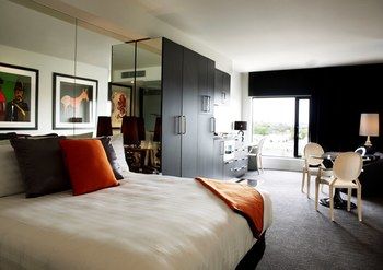 Art Series - The Cullen - Palm Beach Accommodation 9