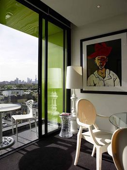 Art Series - The Cullen - Palm Beach Accommodation 17