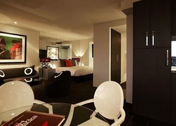 Art Series - The Cullen - Palm Beach Accommodation 30