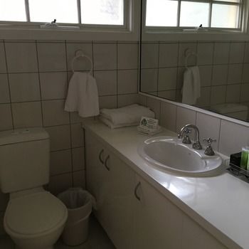 Eltham Gateway Hotel - Palm Beach Accommodation 4