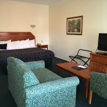 Eltham Gateway Hotel - Palm Beach Accommodation 20