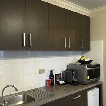 Eltham Gateway Hotel - Palm Beach Accommodation 24