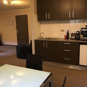 Eltham Gateway Hotel - Palm Beach Accommodation 26