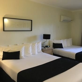 Eltham Gateway Hotel - Palm Beach Accommodation 29