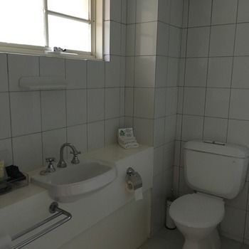 Eltham Gateway Hotel - Palm Beach Accommodation 30