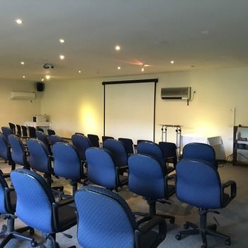 Eltham Gateway Hotel - Palm Beach Accommodation 40