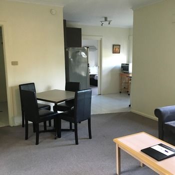 Eltham Gateway Hotel - Palm Beach Accommodation 44