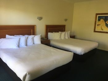 Eltham Gateway Hotel - Palm Beach Accommodation 54
