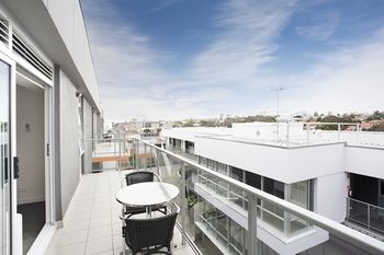Apartments Ink - Palm Beach Accommodation 1