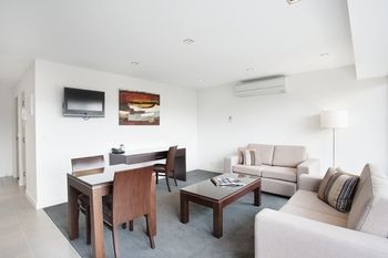 Apartments Ink - Palm Beach Accommodation 15