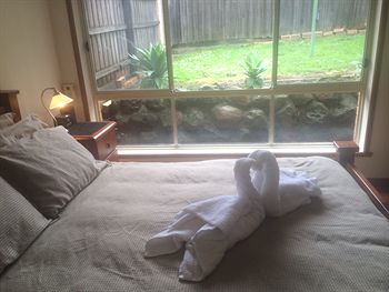 Australian Home Away @ East Doncaster Andersons Creek 1 - Palm Beach Accommodation 5
