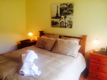 Australian Home Away @ East Doncaster Andersons Creek 1 - Palm Beach Accommodation 6