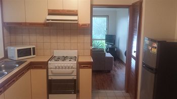 Australian Home Away @ East Doncaster Andersons Creek 1 - Palm Beach Accommodation 11