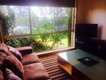 Australian Home Away @ East Doncaster Andersons Creek 1 - Palm Beach Accommodation 12