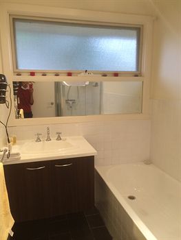 Australian Home Away Doncaster Elgar 2 - Palm Beach Accommodation 1