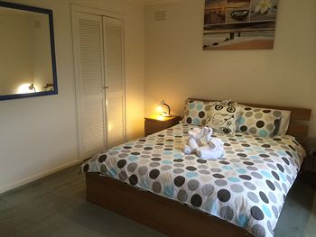 Australian Home Away Doncaster Elgar 2 - Palm Beach Accommodation 2