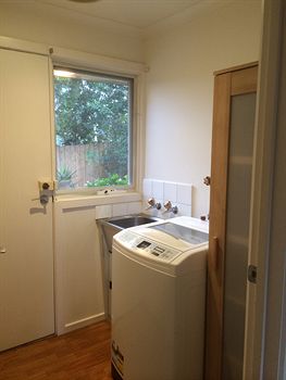 Australian Home Away Doncaster Elgar 2 - Palm Beach Accommodation 5