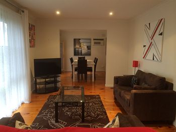 Australian Home Away Doncaster Elgar 2 - Palm Beach Accommodation 14