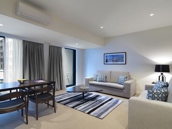 Wyndham Hotel Melbourne - Palm Beach Accommodation 9