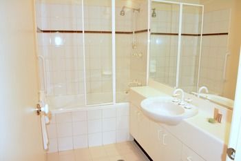 Southbank Apartments - 28 Southgate - Palm Beach Accommodation 2
