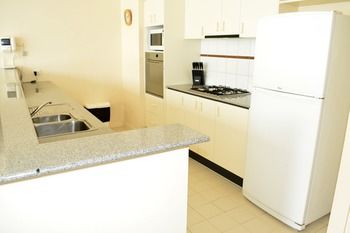 Southbank Apartments - 28 Southgate - Palm Beach Accommodation 7