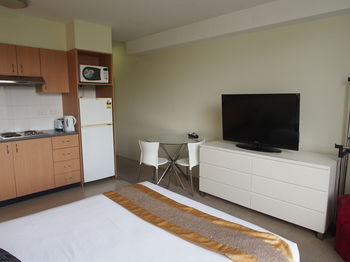 Atelier Serviced Apartments - Palm Beach Accommodation 6